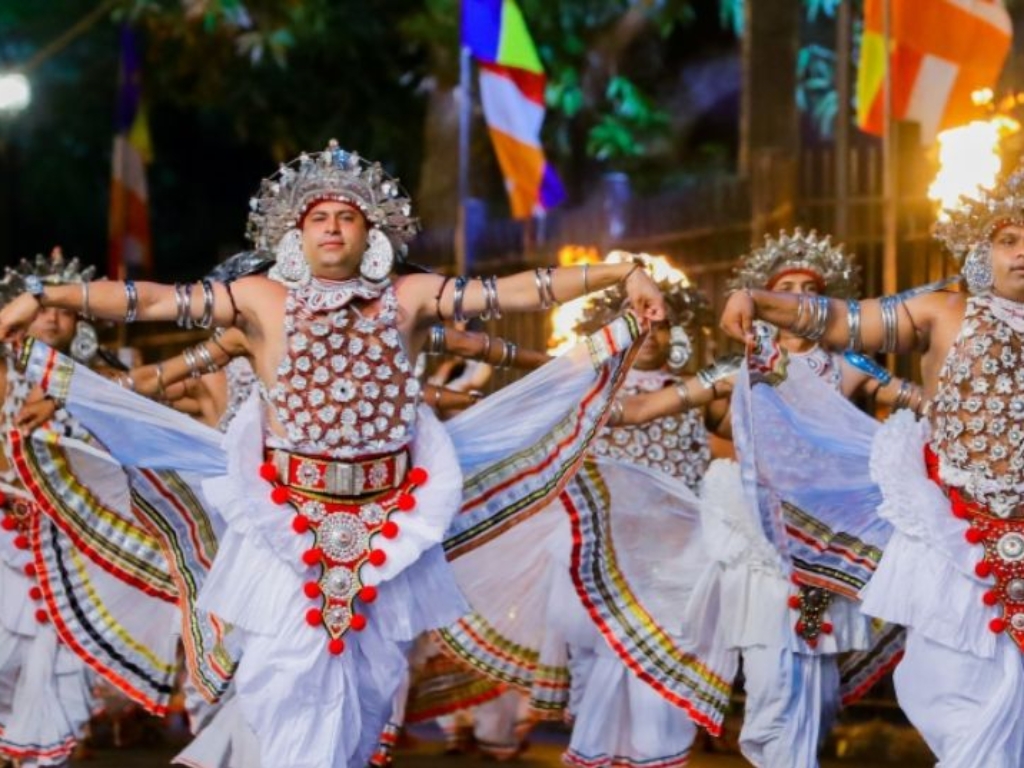 kandyan dancer