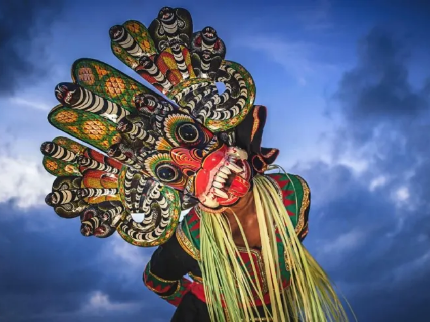 sabaragamu dancer